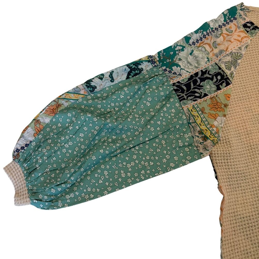 NEW MEDIUM Davi & Dani Thermal Flower Patchwork Appliqué Balloon Sleeve Top - Picture 4 of 10